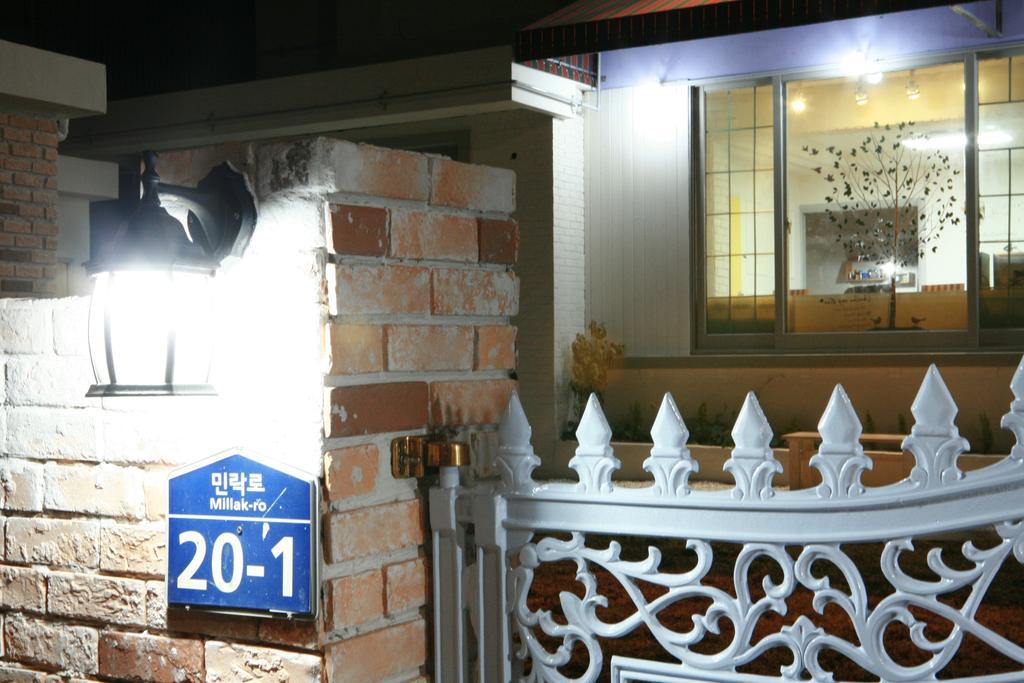 Guesthouse Mate Busan Eksteriør billede